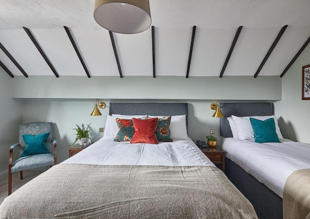 The New Inn Heckfield Хук Екстериор снимка