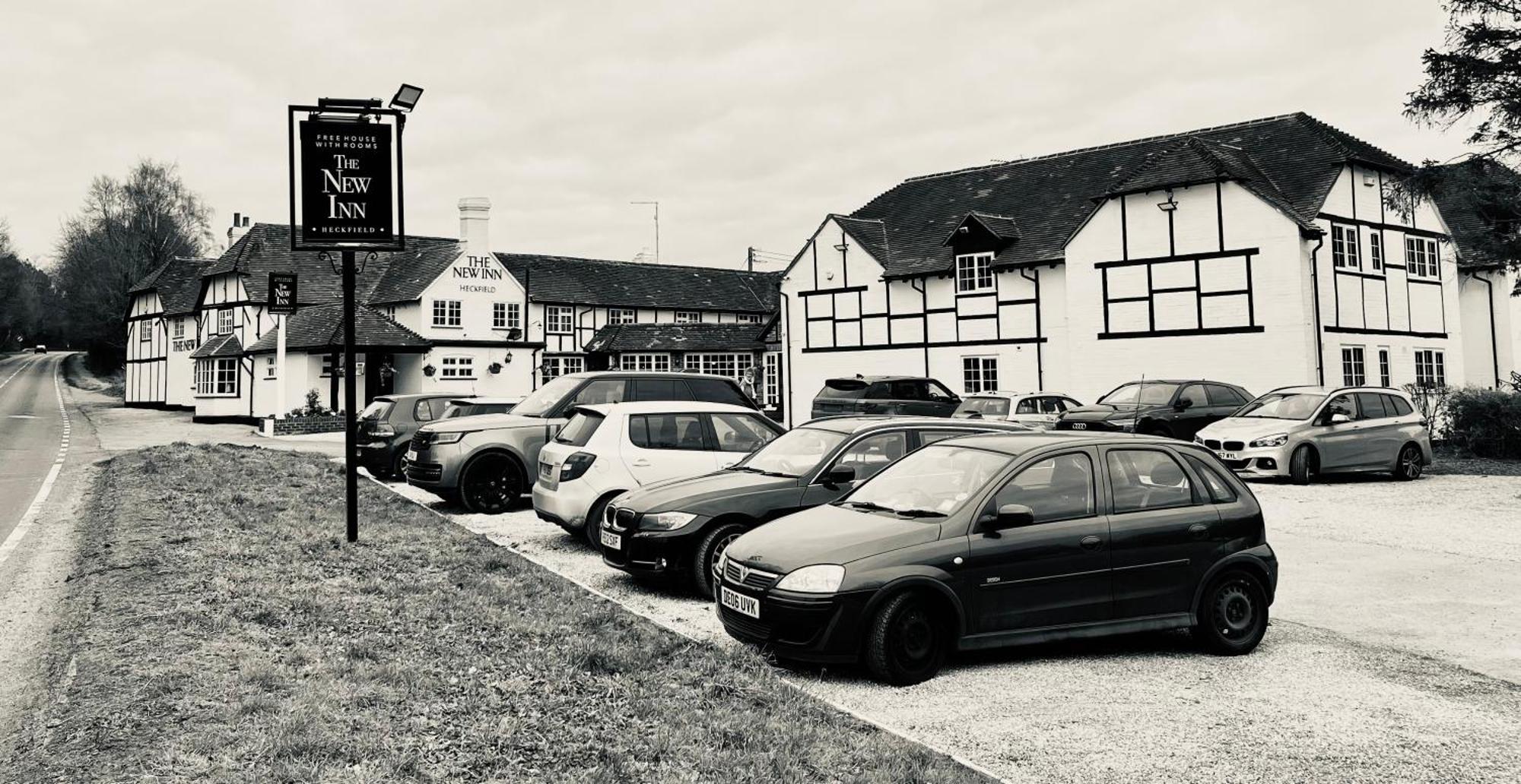 The New Inn Heckfield Хук Екстериор снимка