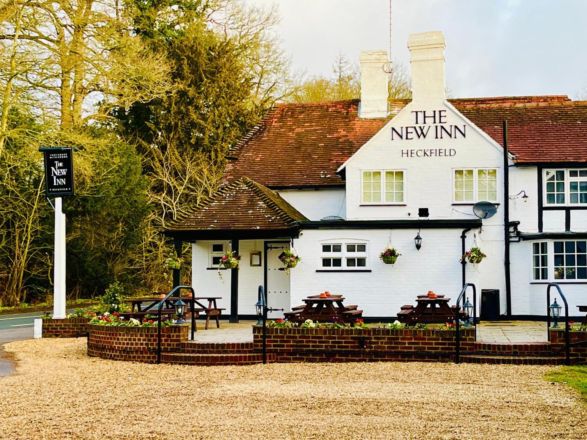 The New Inn Heckfield Хук Екстериор снимка