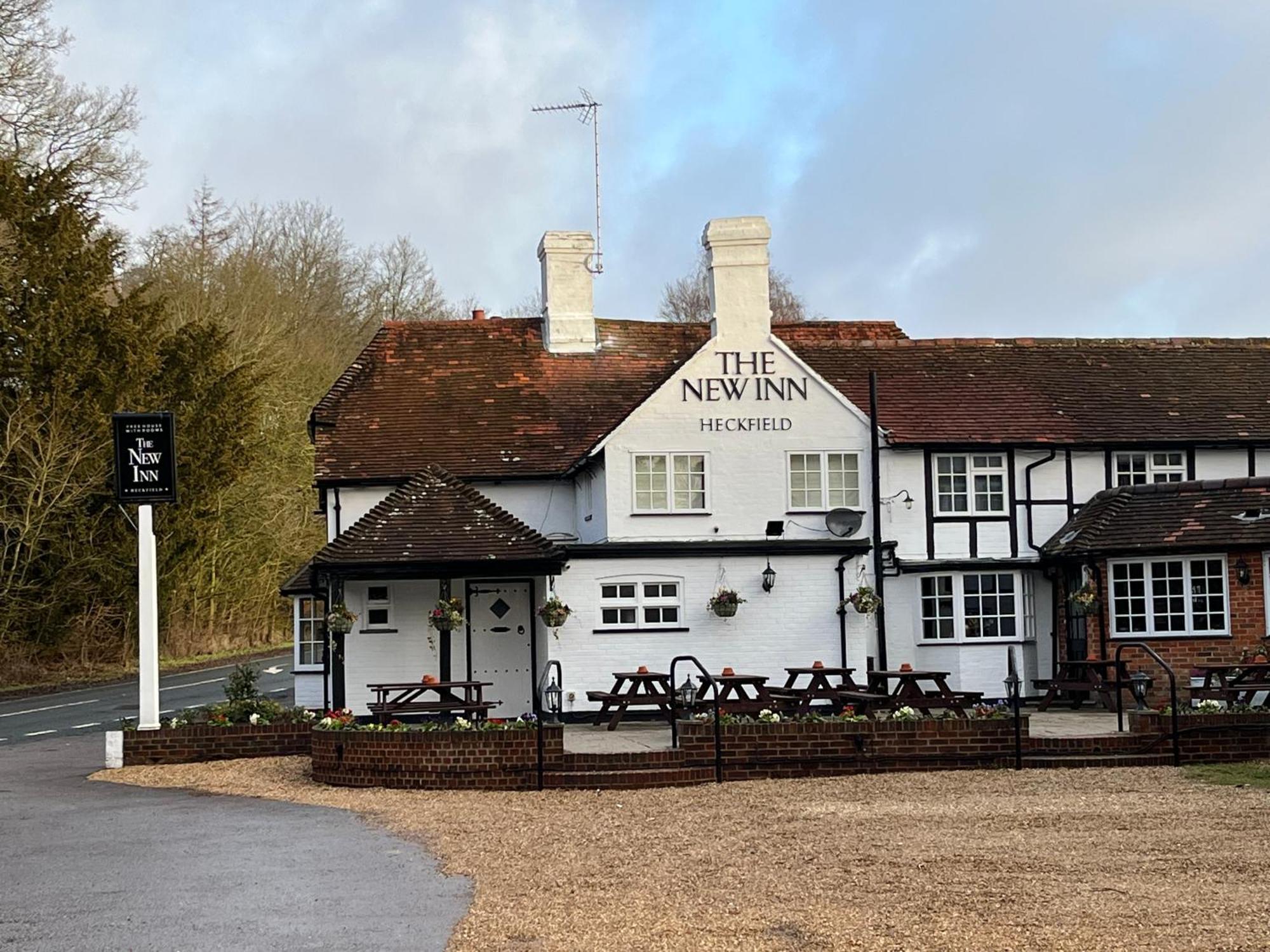 The New Inn Heckfield Хук Екстериор снимка